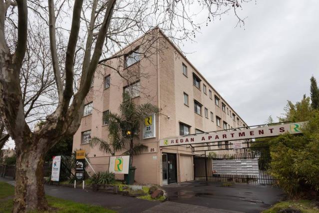 Отель H & D Apartments