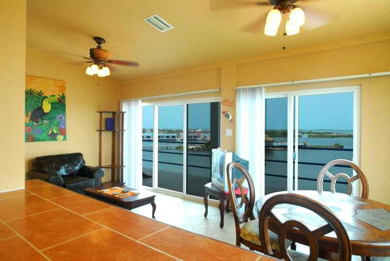 בית מלון כפרי Reef Village