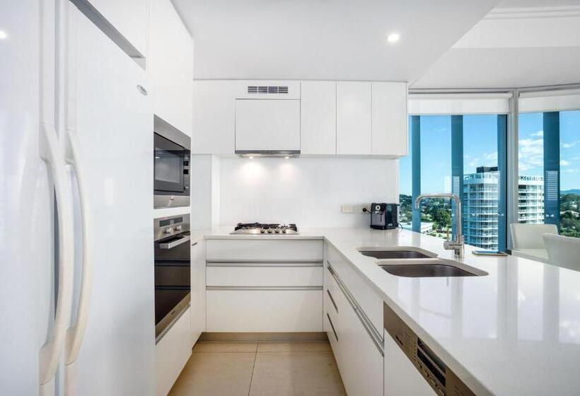 Отель Reflections Tower Two