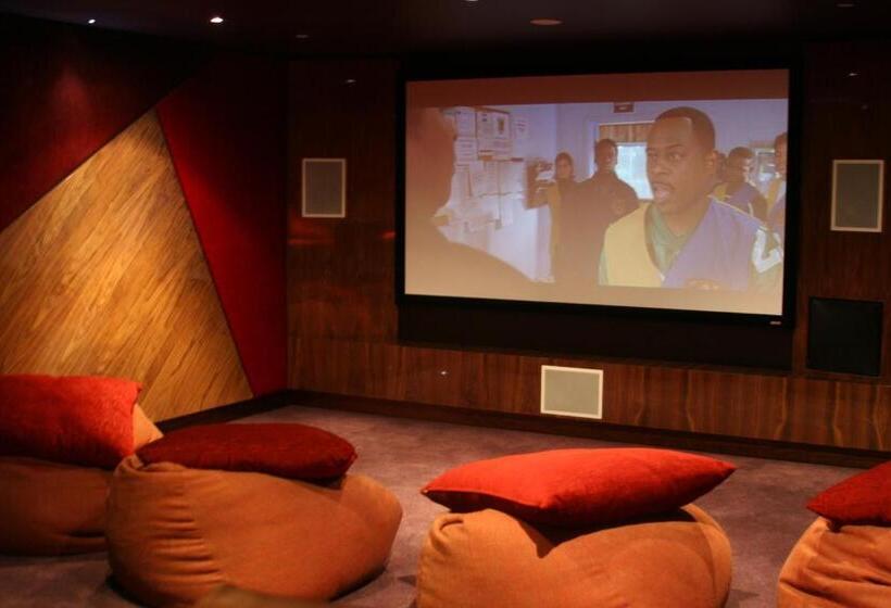 Отель Reflections Tower Two