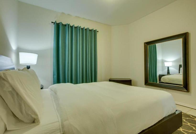 Отель Renaissance Tower