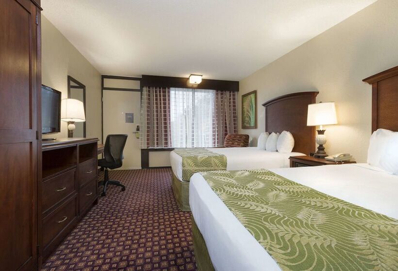 فندق Rosen Inn International