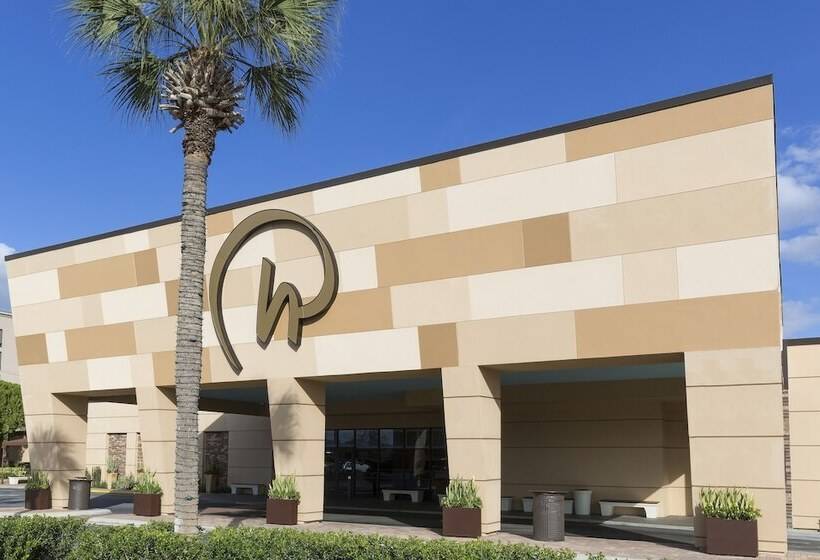 فندق Rosen Inn International