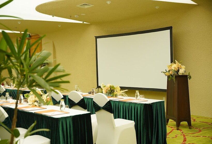 هتل Silverland Mây