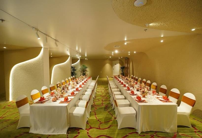 هتل Silverland Mây