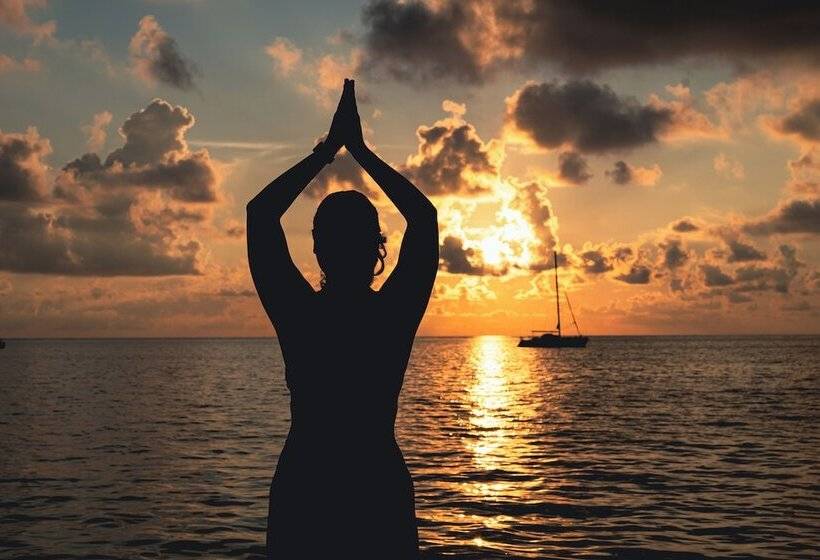 فندق Sunbreeze Suites