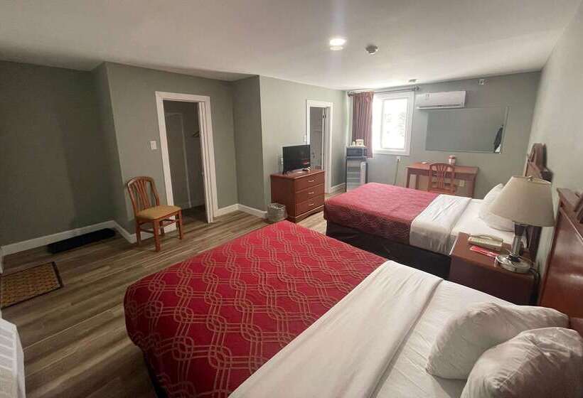 فندق Super 8 By Wyndham Pembroke