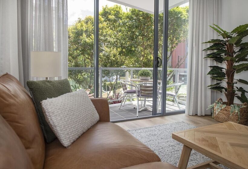 فندق Swell Resort Burleigh Heads