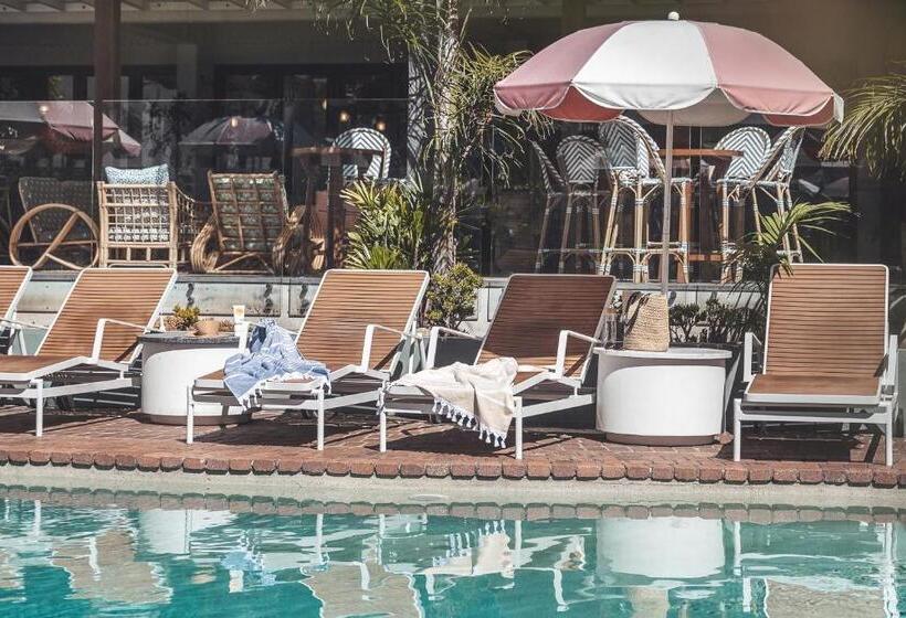 Отель The Island Gold Coast