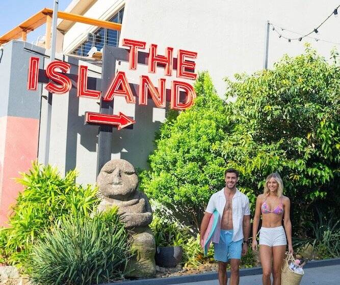 Отель The Island Gold Coast