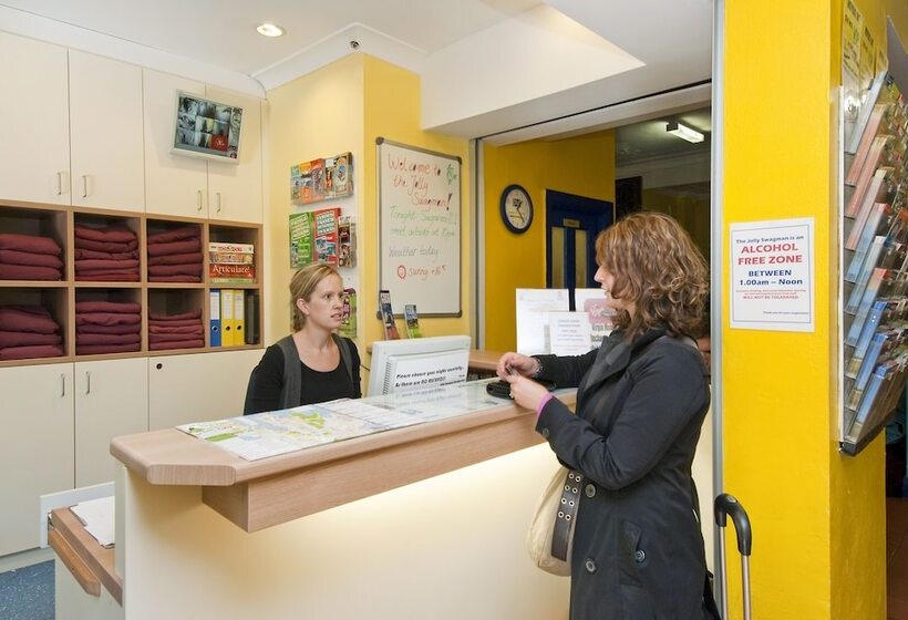 هتل Mad Monkey Potts Point