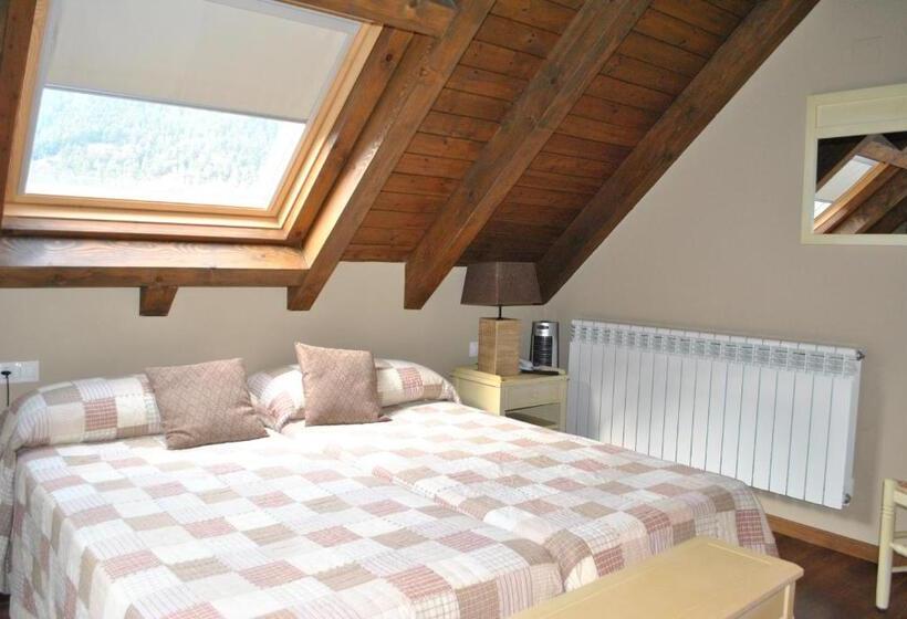 هتل Tierras De Arán