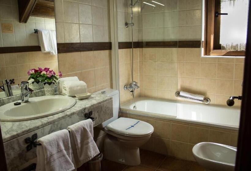 هتل Tierras De Arán