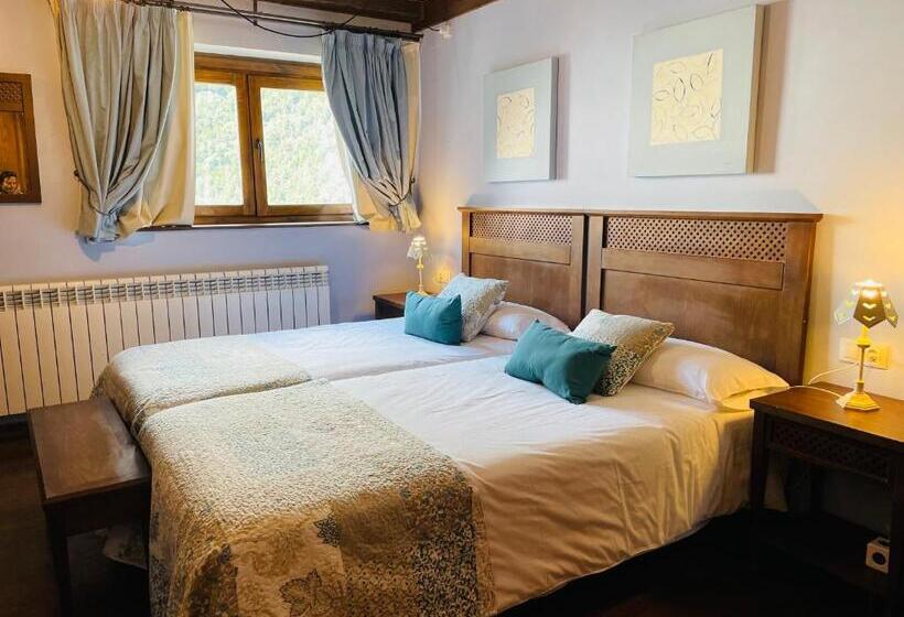 هتل Tierras De Arán