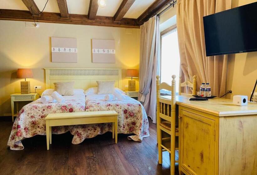 هتل Tierras De Arán