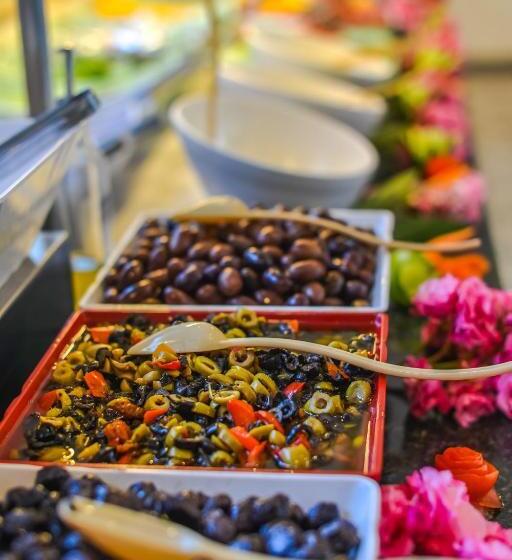 ホテル Tonoz Beach