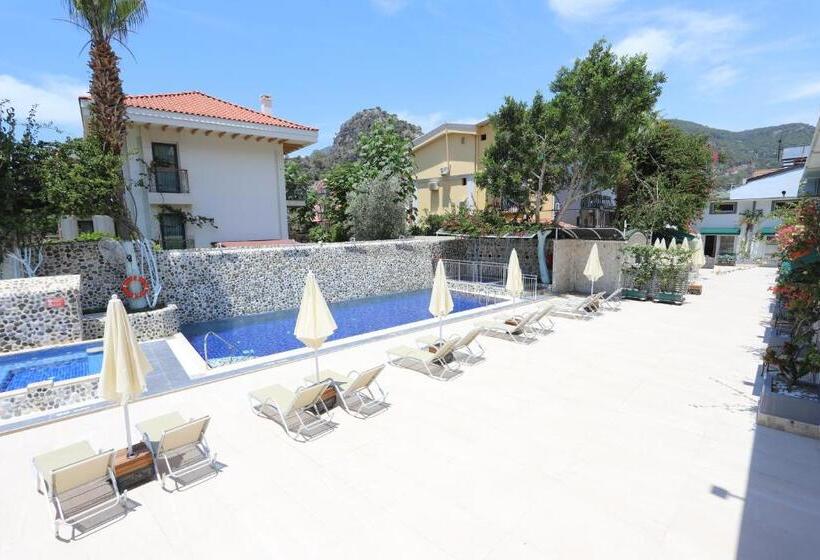 ホテル Tonoz Beach