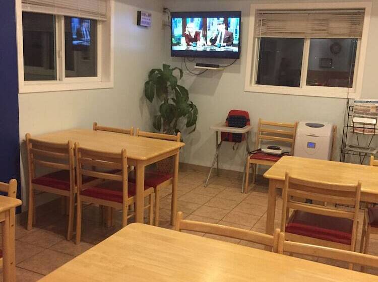 בית מלון כפרי Travel Inn & Suites Innisfail