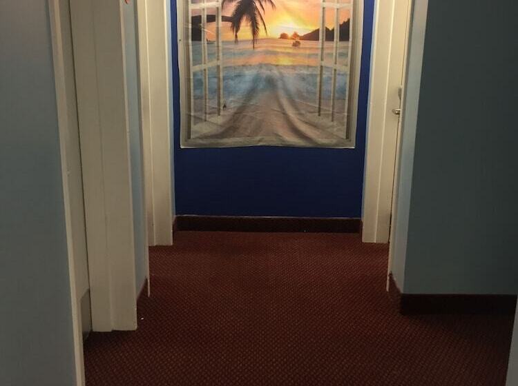 בית מלון כפרי Travel Inn & Suites Innisfail