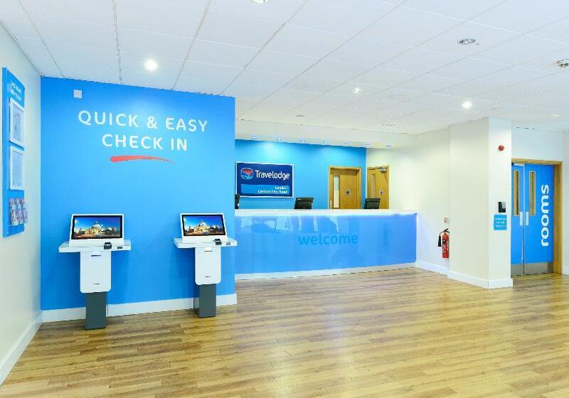 בית מלון כפרי Travelodge London Central City Road