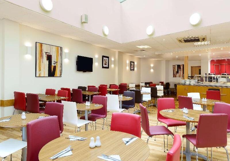 בית מלון כפרי Travelodge London Central City Road