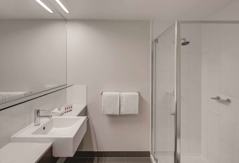 Travelodge Hotel Melbourne Docklands