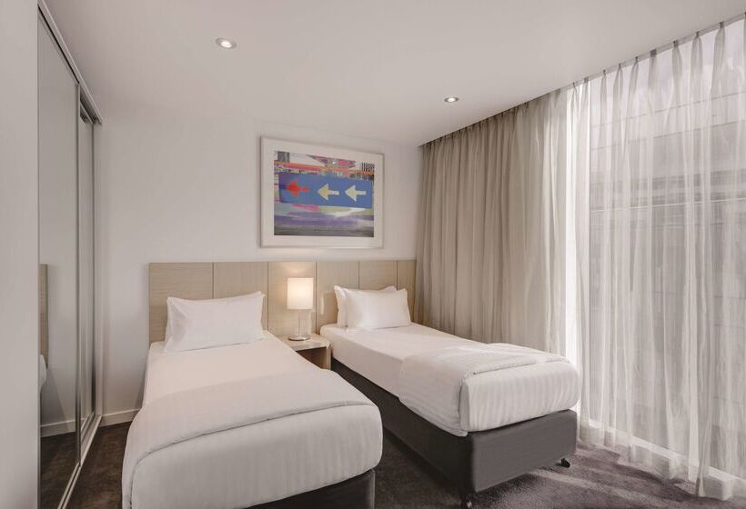 Travelodge Hotel Melbourne Docklands