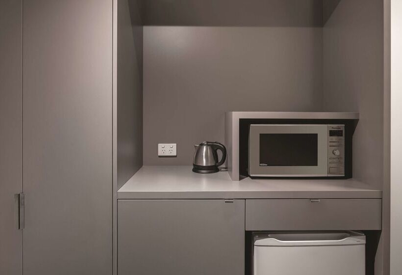 Travelodge Hotel Melbourne Docklands