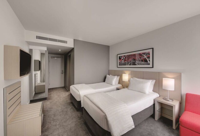 Travelodge Hotel Melbourne Docklands