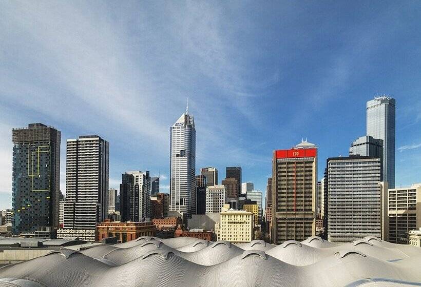 Travelodge Hotel Melbourne Docklands