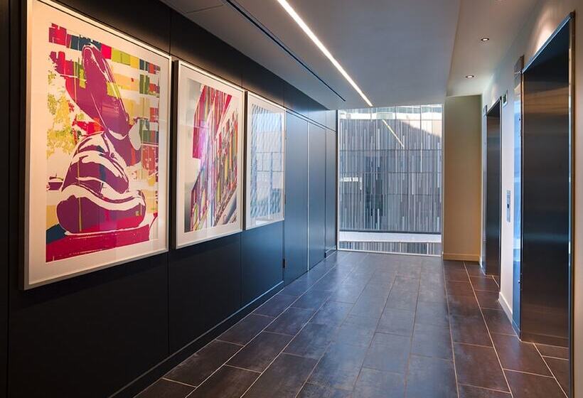 Travelodge Hotel Melbourne Docklands