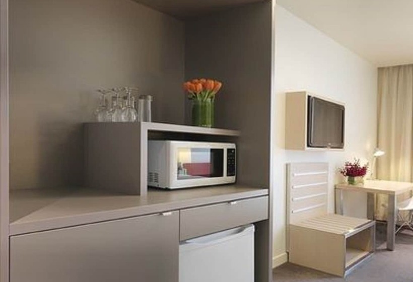 Travelodge Hotel Melbourne Docklands