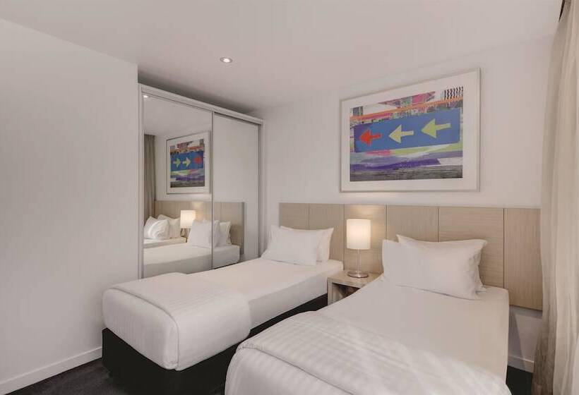 Travelodge Hotel Melbourne Docklands