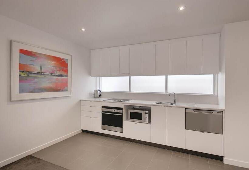 Travelodge Hotel Melbourne Docklands