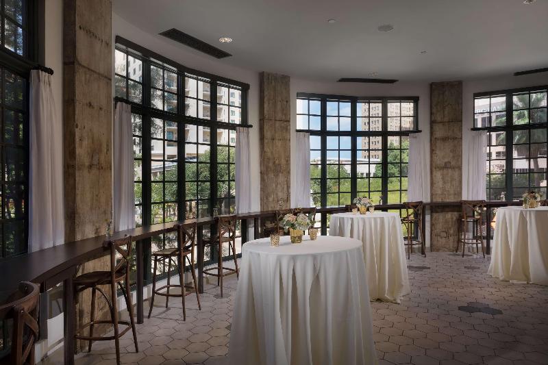 فندق Valencia Riverwalk