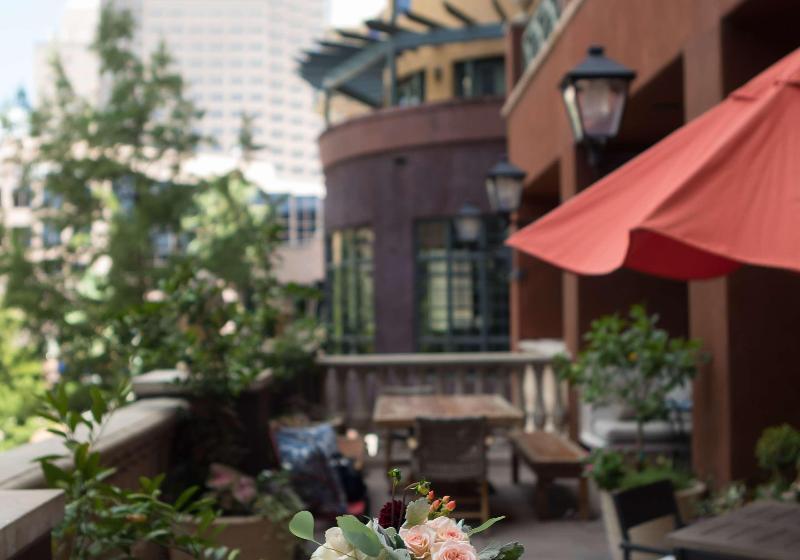 فندق Valencia Riverwalk