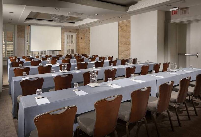 فندق Valencia Riverwalk