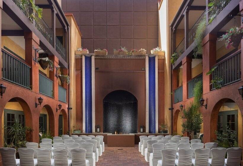 فندق Valencia Riverwalk