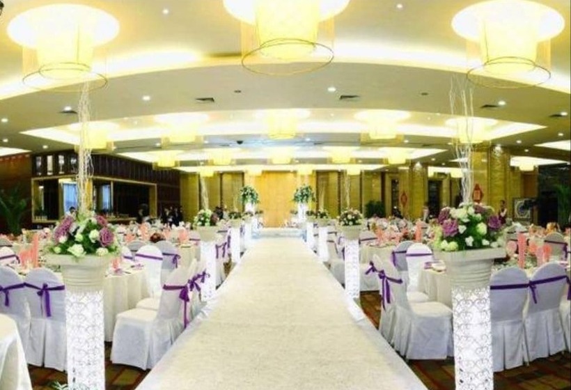 Отель Vaya International