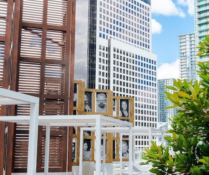 בית מלון כפרי W Miami
