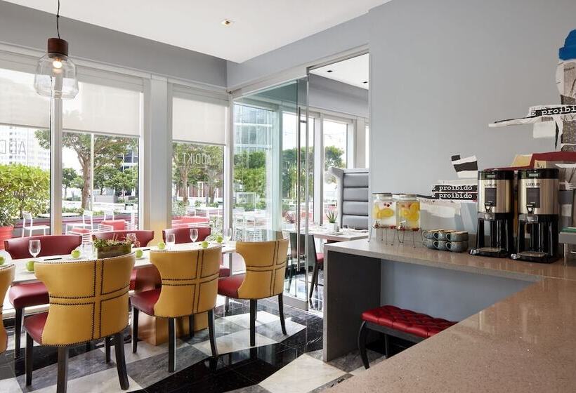 בית מלון כפרי W Miami