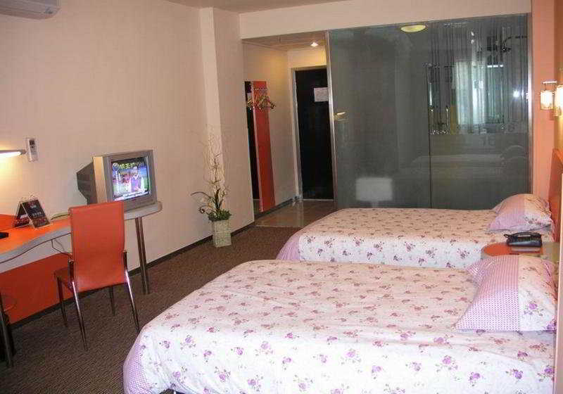 Motel 268 Shenzhen Huaqiang Hotel