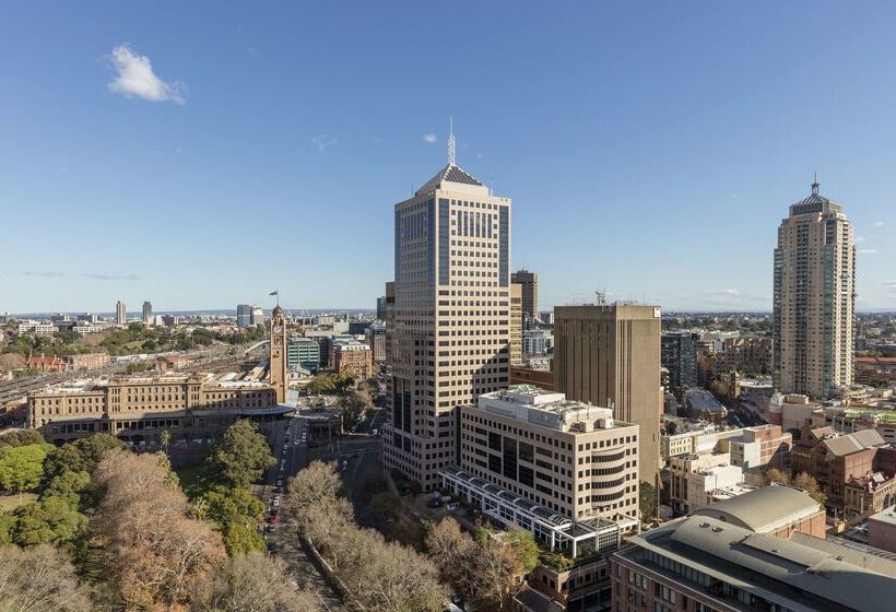 Oaks Sydney Castlereagh Suites