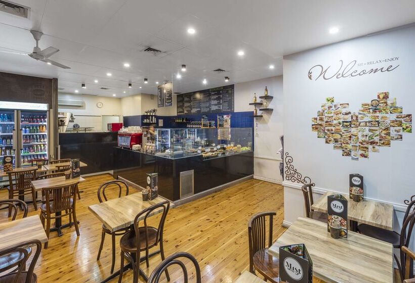 Oaks Sydney Castlereagh Suites