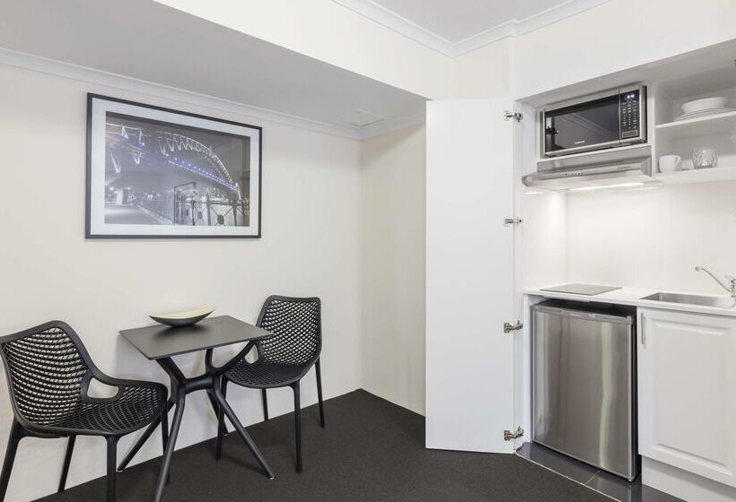 Oaks Sydney Castlereagh Suites
