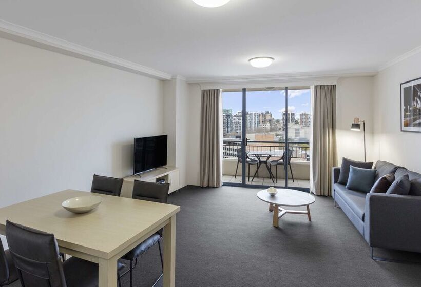 Oaks Sydney Castlereagh Suites