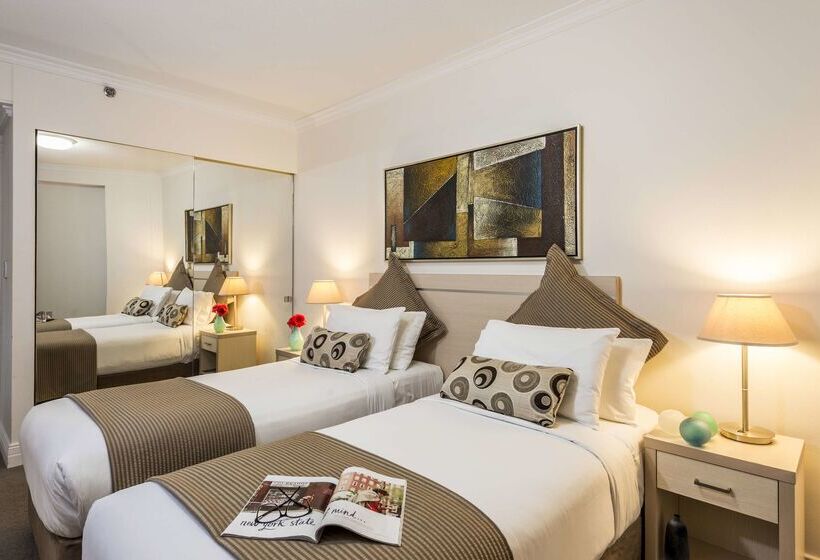 Oaks Sydney Castlereagh Suites