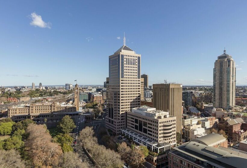 Oaks Sydney Castlereagh Suites