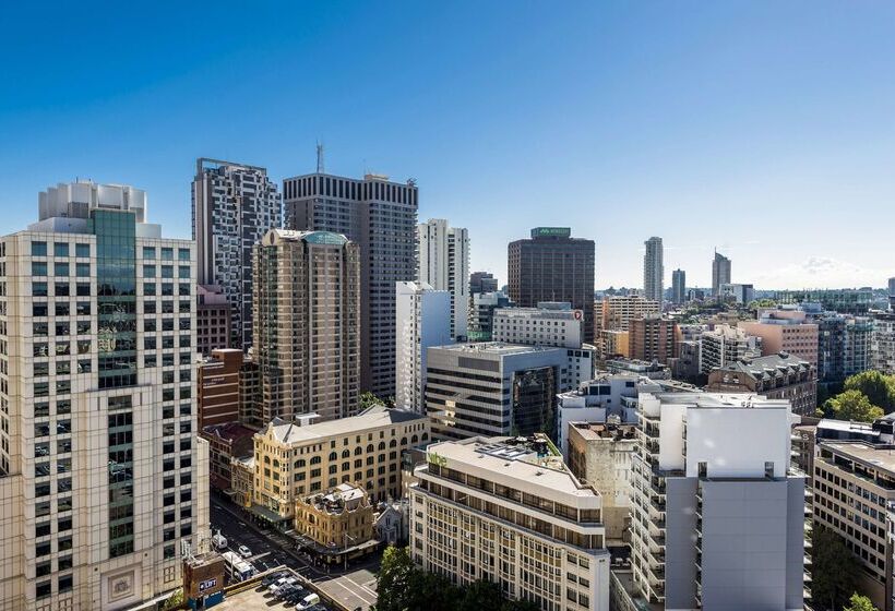 Oaks Sydney Castlereagh Suites