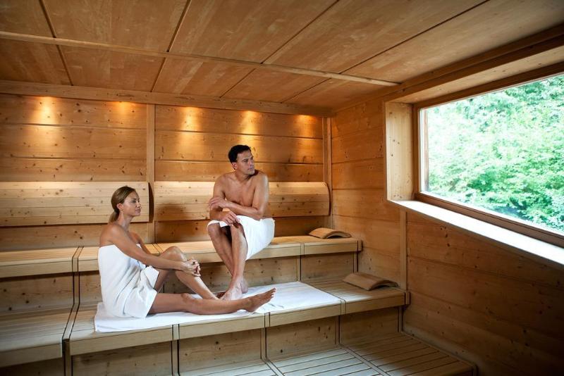 فندق Heilthermen Resort Bad Waltersdorf